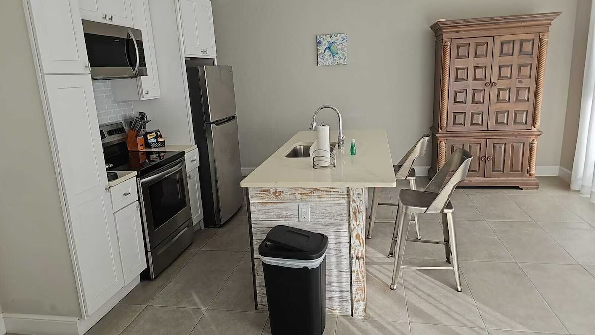 1 Bedroom Deluxe Partial Ocean View 3